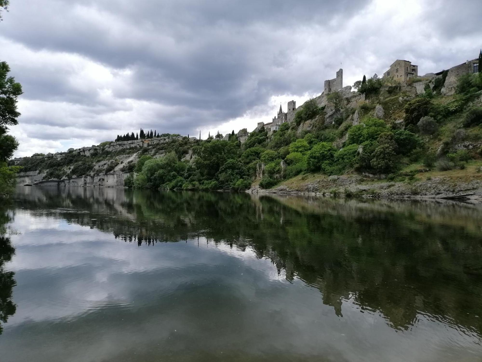 Superbe Appartement Dans Residence Avec Piscine Saint-Martin-dʼArdèche 外观 照片