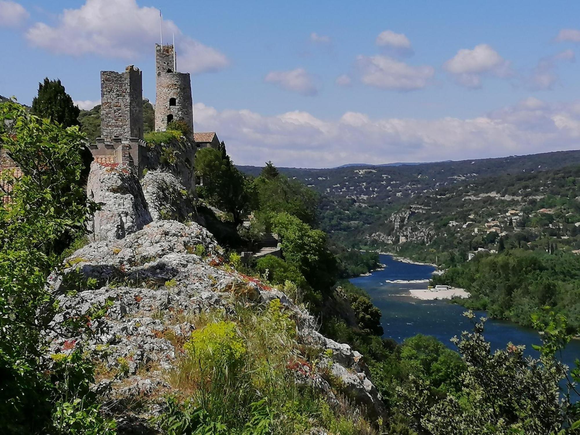 Superbe Appartement Dans Residence Avec Piscine Saint-Martin-dʼArdèche 外观 照片